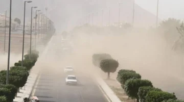 تحذير لـ 5 مناطق.. رياح شديدة تثير الرمال والأتربة في عدة محافظات بمصر